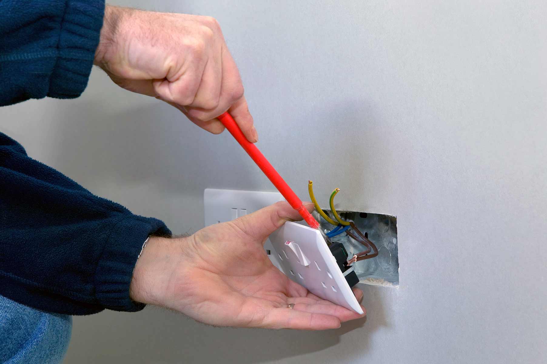 Our electricians can install plug sockets for domestic and commercial proeprties in Shadwell and the local area. 